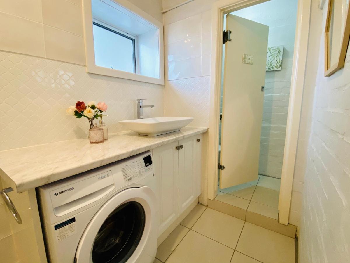 The Wheelhouse - 2Br Waterfront Apt In Town Lakes Entrance Exterior photo